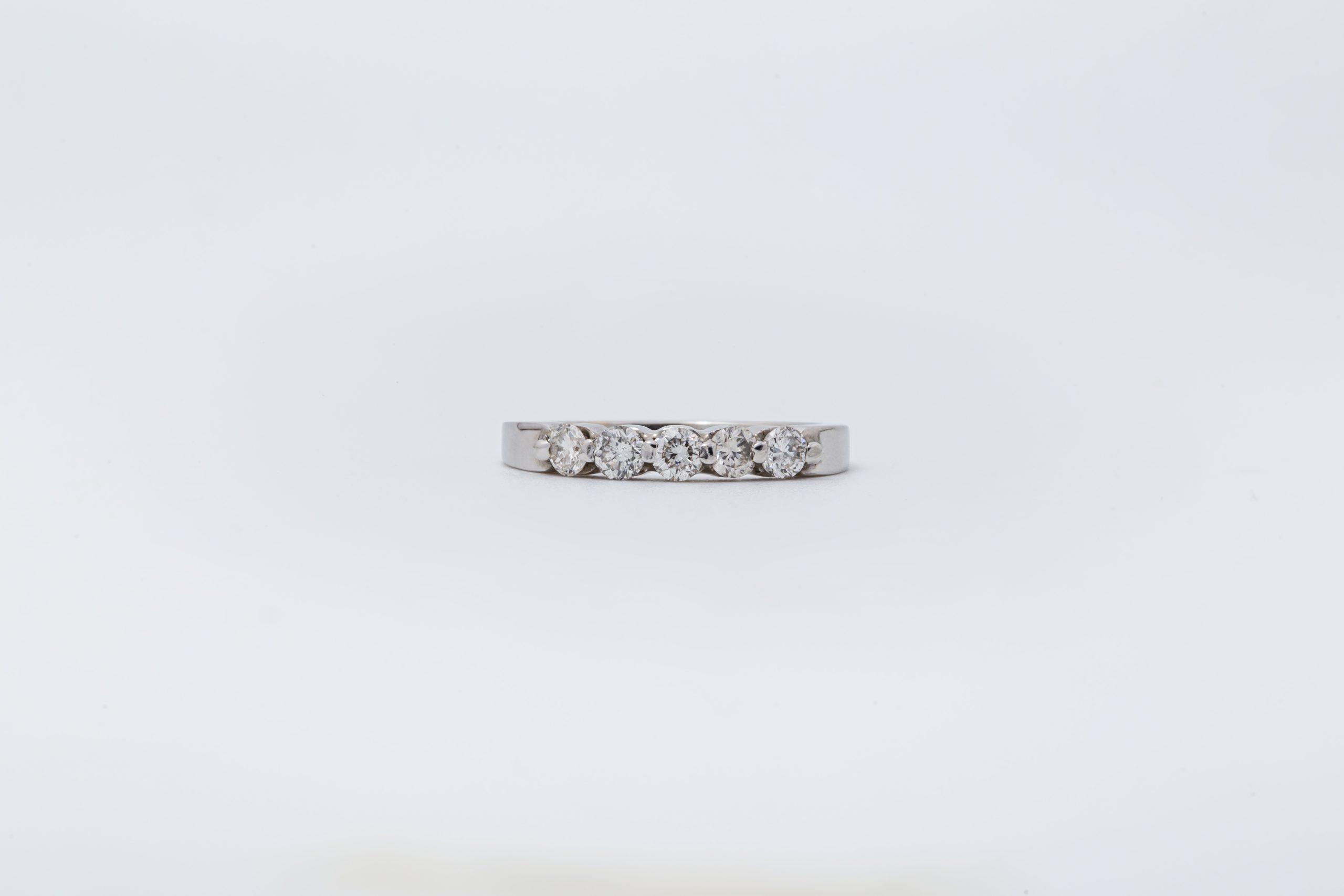 Churumbela en Oro Blanco 14K con 5 Diamantes Naturales de 50 Puntos total