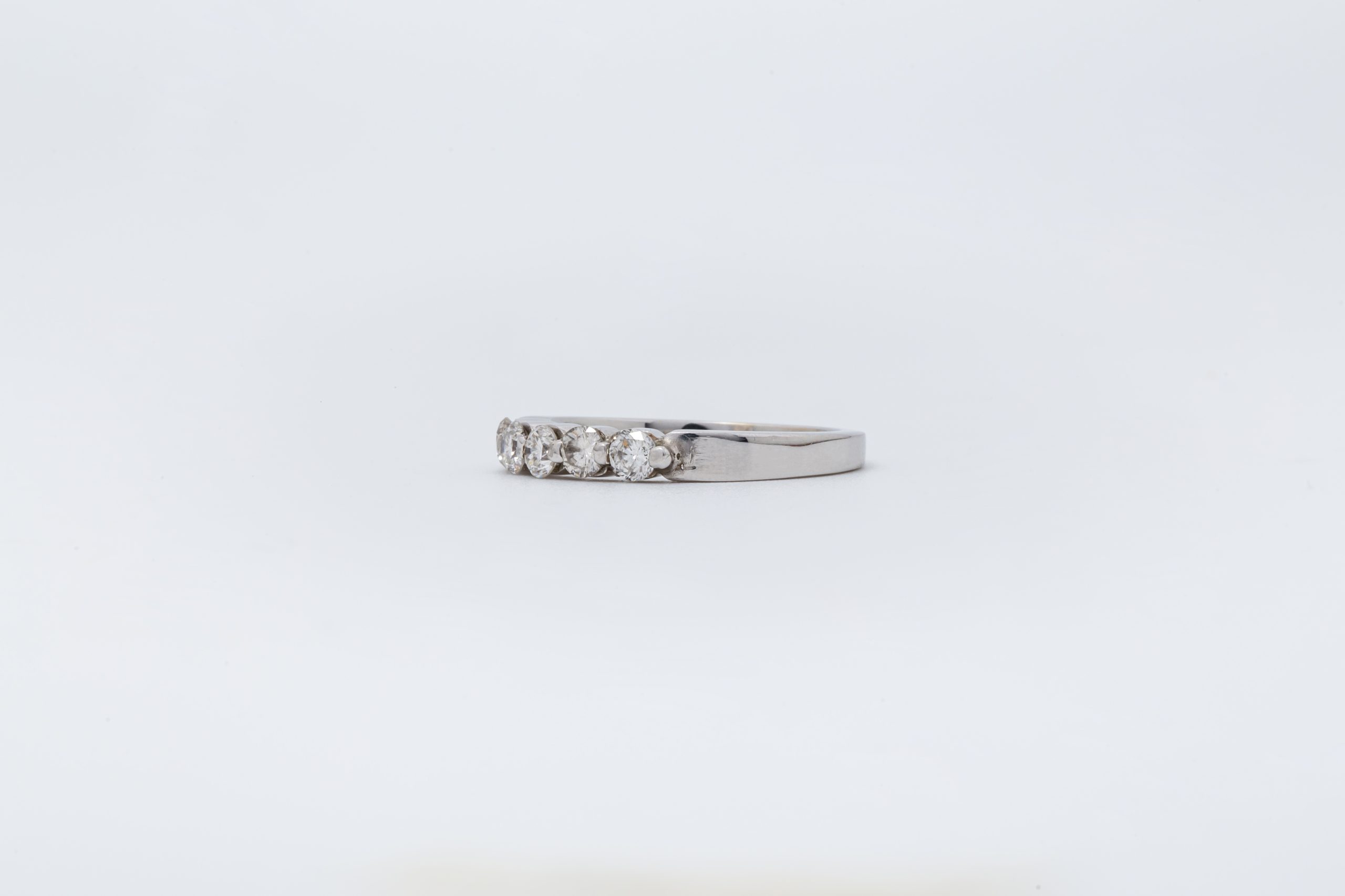 Churumbela en Oro Blanco 14K con 5 Diamantes Naturales de 50 Puntos total - Imagen 2