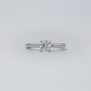 Anillo de compromiso oro blanco 14K con diamante Lab Grown GIA solitario 82 pts
