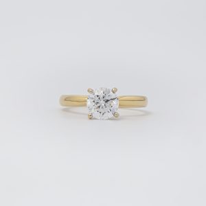 Anillo de compromiso oro amarillo 14K con diamante Lab Grown GIA solitario 1.26 Qts