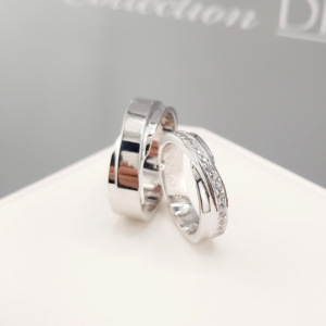 Argollas matrimoniales Infinito con zirconias o diamantes